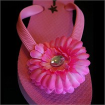 Flora - 3 Inch Daisy Flower Flip Flops - Wedge Heel - Unwrapped Straps - 7 Daisy Colors