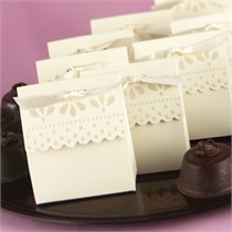 Ivory Scalloped Edge Favor Boxes - Package of 25